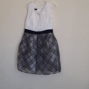 Amy Bayer girl dress size 6 gray and black and whi